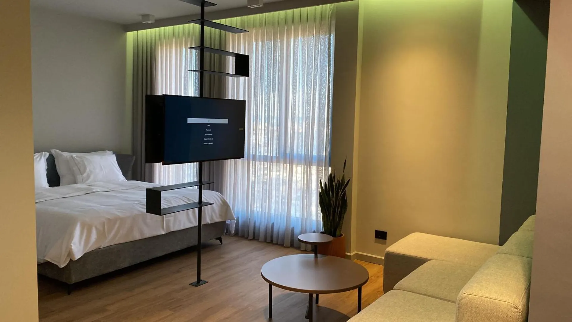 Si Hotel Tirana 0*,  Albanie